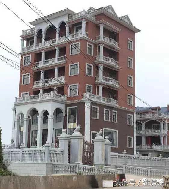 十棟已完工的別墅實景圖片，豪華氣派