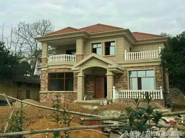 帶堂屋二層農(nóng)村小樓圖，35萬建好主體