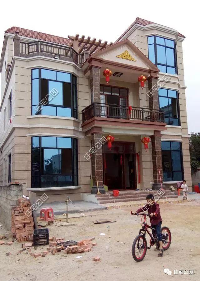 80萬(wàn)自建的三層別墅案例實(shí)拍，附裝修照片