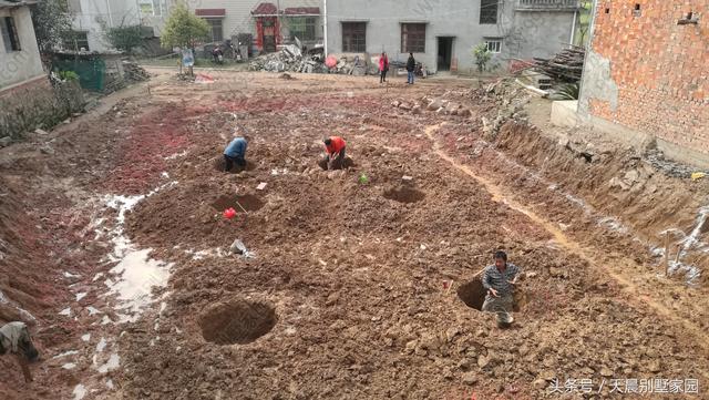 帶地下室3層別墅戶型圖，直播建房過(guò)程