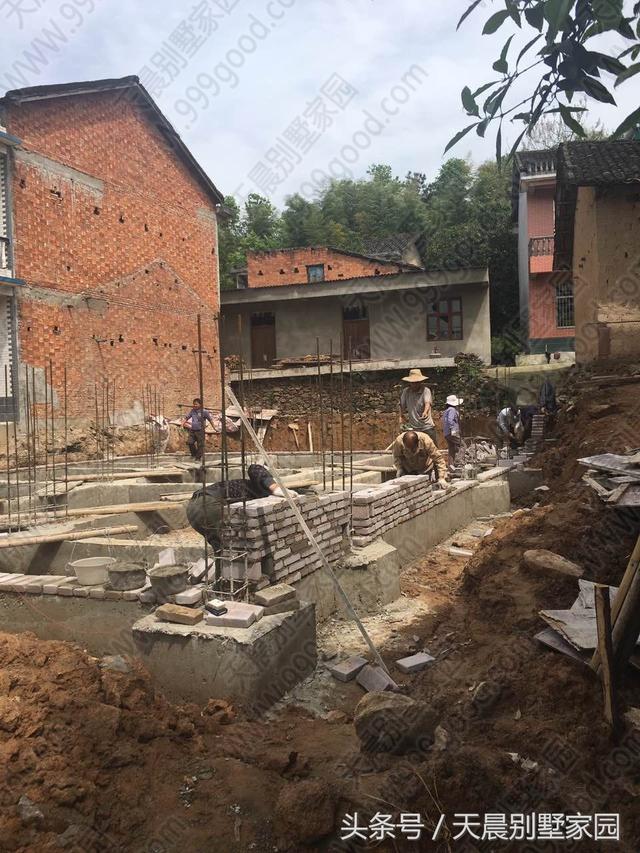 帶地下室3層別墅戶型圖，直播建房過(guò)程