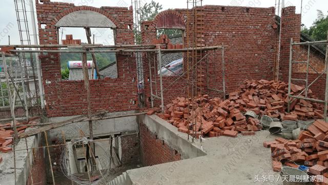 帶地下室3層別墅戶型圖，直播建房過(guò)程