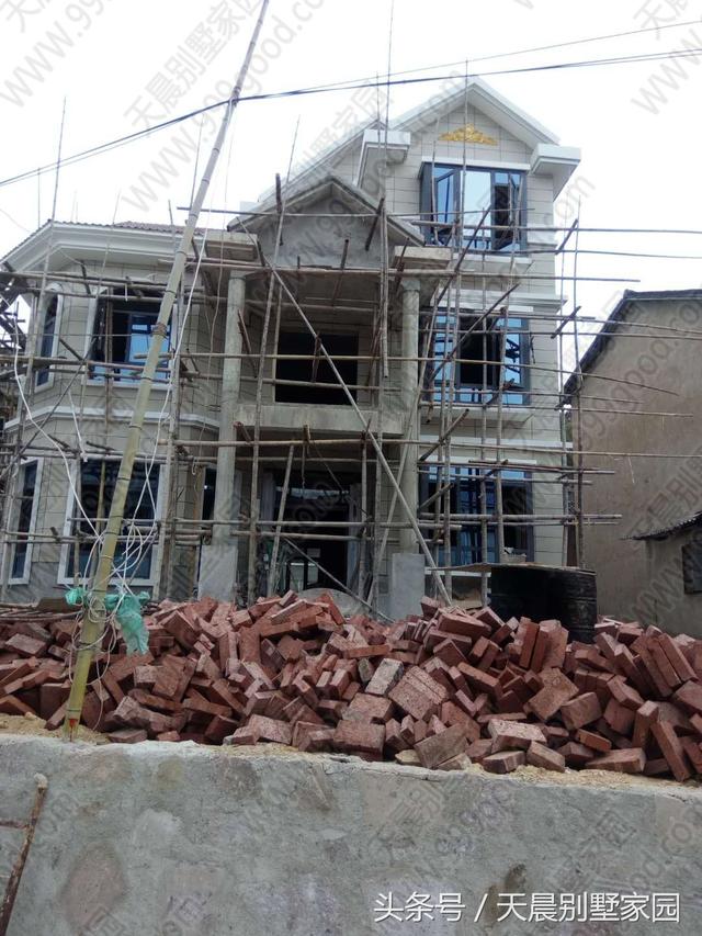 帶地下室3層別墅戶型圖，直播建房過(guò)程