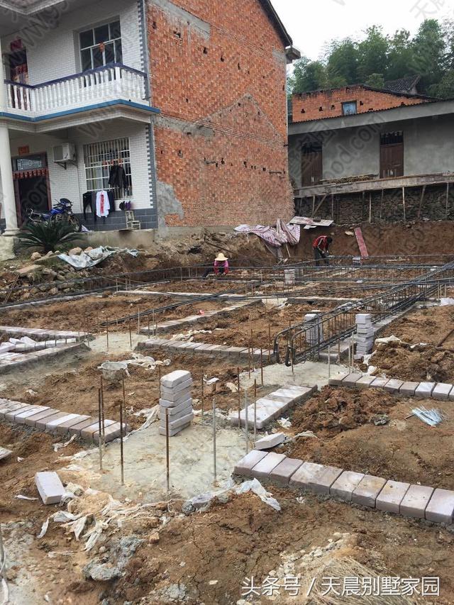 帶地下室3層別墅戶型圖，直播建房過(guò)程