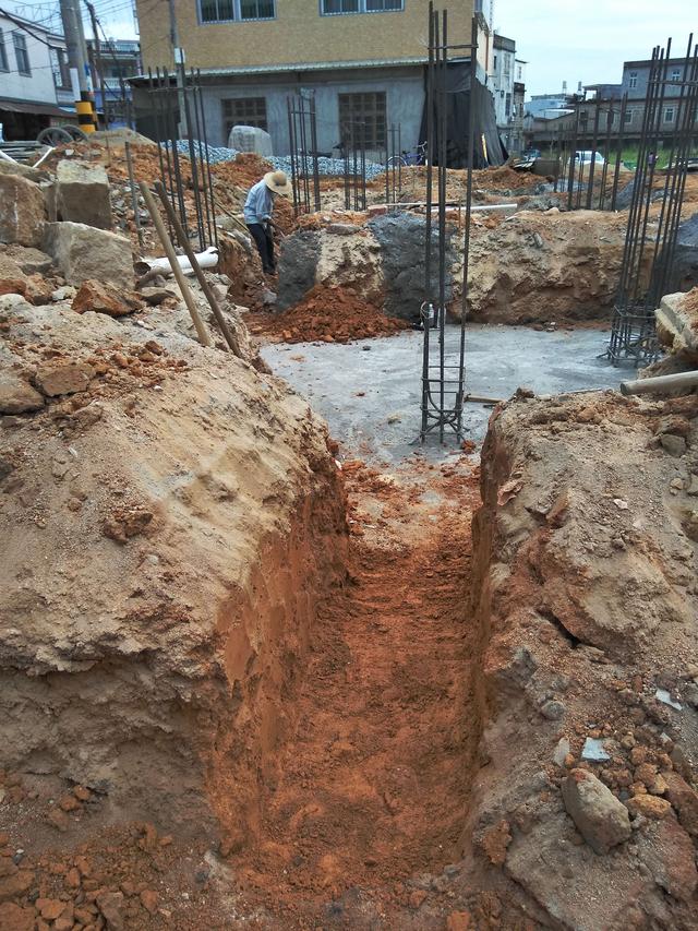 農(nóng)村自建房之地基怎么做？