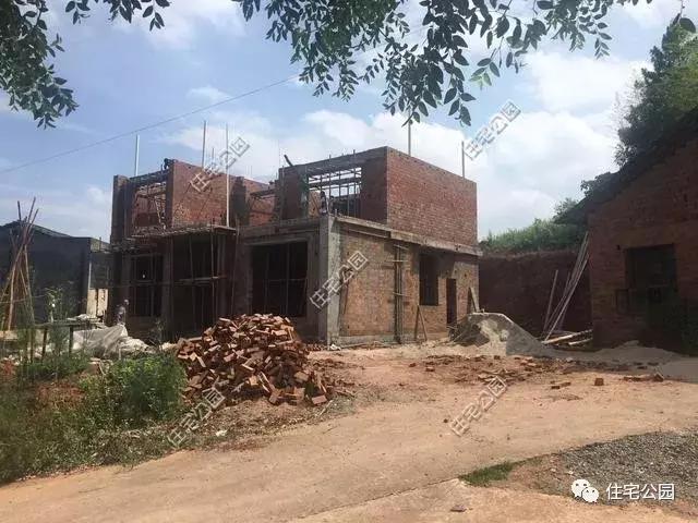 農(nóng)村自建房子最新費(fèi)用，大概多少錢(qián)一個(gè)平方呢