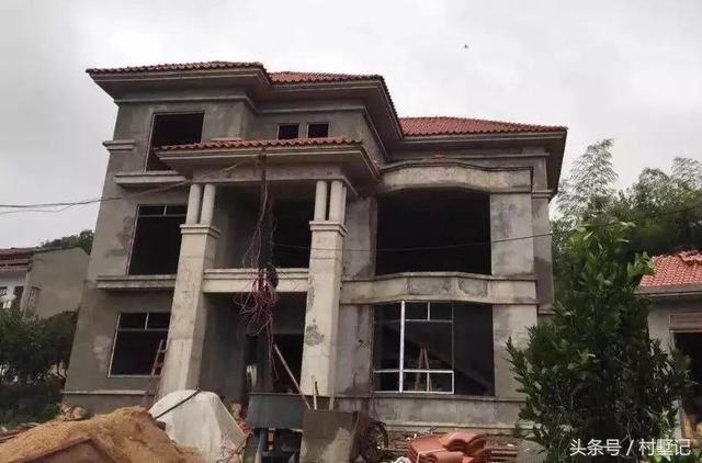 2棟高端三層豪宅設計圖，附方案和建成實景圖