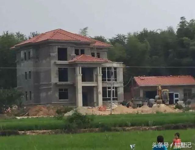 2棟高端三層豪宅設計圖，附方案和建成實景圖