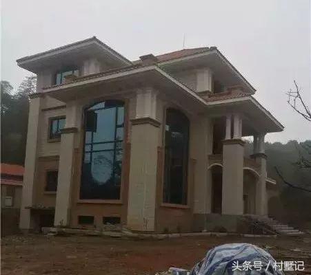 2棟高端三層豪宅設計圖，附方案和建成實景圖