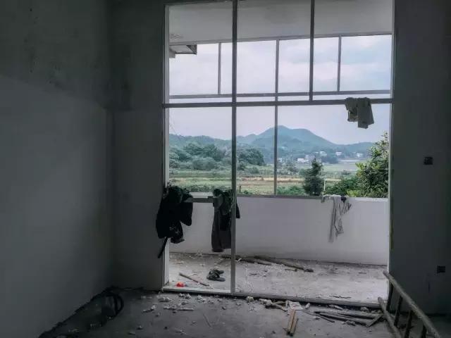 鄉(xiāng)村舊二層樓房改造，改成文藝青年小公寓