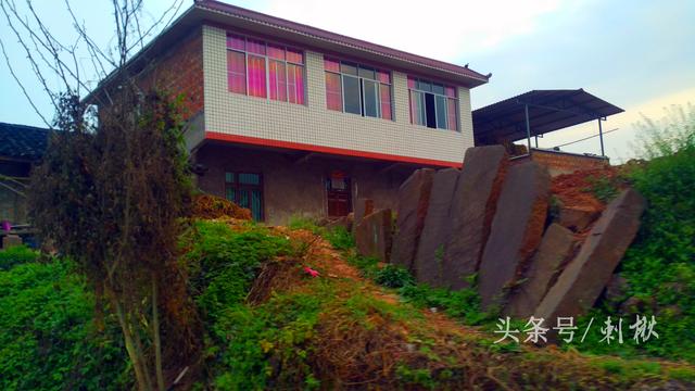 2024年在農(nóng)村未經(jīng)申請(qǐng)擅自建房，可能后果很嚴(yán)重