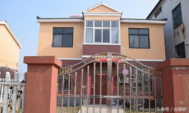 新農(nóng)村兩層樓房帶百平米院子，一套僅售15萬(wàn)，為何沒(méi)人要