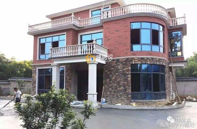 別墅實(shí)景照片圖和效果圖對(duì)比，看完肯定得給施工隊(duì)點(diǎn)贊