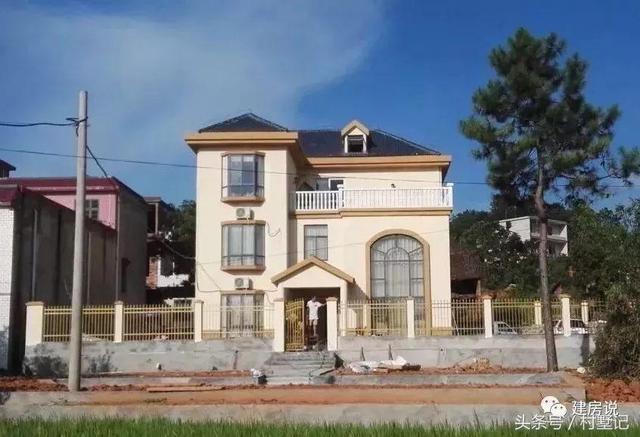 別墅實(shí)景照片圖和效果圖對(duì)比，看完肯定得給施工隊(duì)點(diǎn)贊