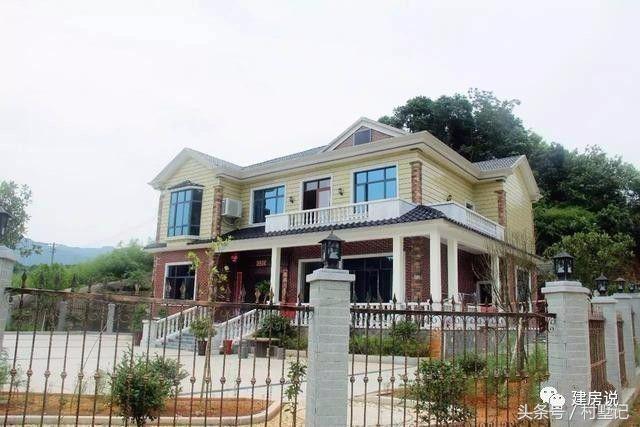 別墅實(shí)景照片圖和效果圖對(duì)比，看完肯定得給施工隊(duì)點(diǎn)贊