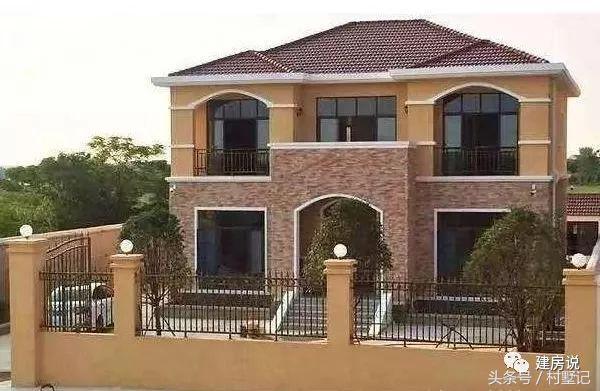 別墅實(shí)景照片圖和效果圖對(duì)比，看完肯定得給施工隊(duì)點(diǎn)贊