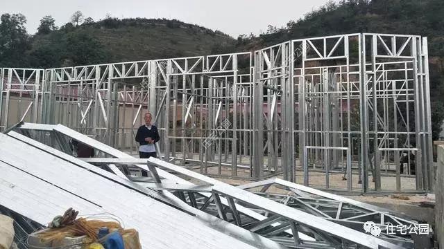 紅磚價格飆升，輕鋼結(jié)構(gòu)、EPS自建房比磚混都便宜