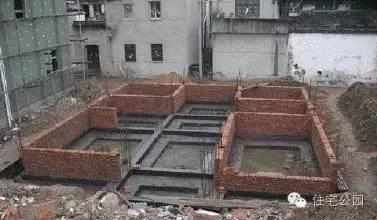 別以為自建房鋼筋用的越多越好，基礎(chǔ)配筋還得按情況來