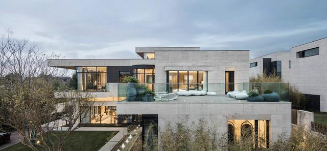 帶地下室兩層別墅裝修方案實拍，現(xiàn)代風(fēng)，年輕人最愛