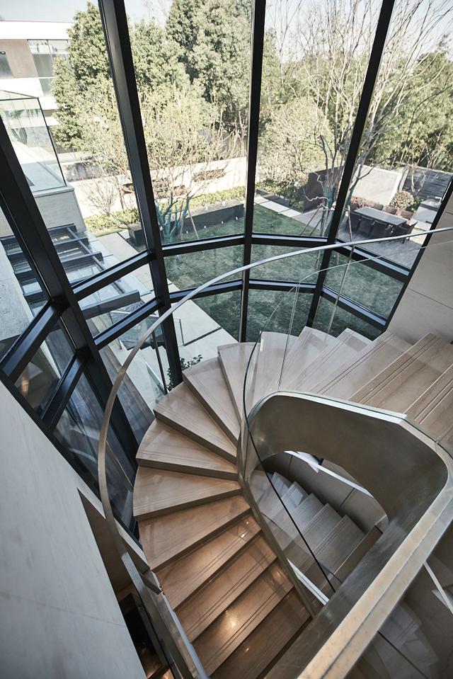 帶地下室兩層別墅裝修方案實拍，現(xiàn)代風(fēng)，年輕人最愛