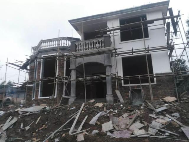 11*11米帶露臺(tái)現(xiàn)代二層農(nóng)村小洋樓設(shè)計(jì)圖，附施工過(guò)程