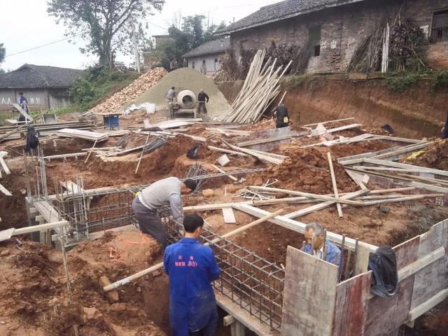 11*11米帶露臺(tái)現(xiàn)代二層農(nóng)村小洋樓設(shè)計(jì)圖，附施工過(guò)程