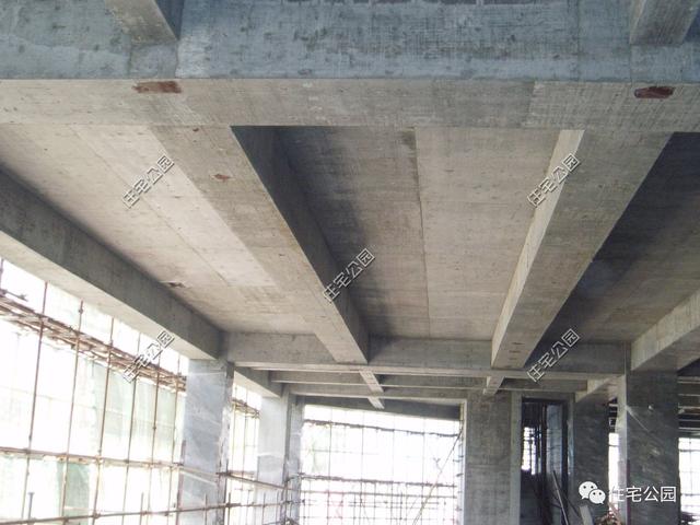 農(nóng)村自建別墅，磚混結(jié)構(gòu)省錢，框架結(jié)構(gòu)貴，是這樣嗎？