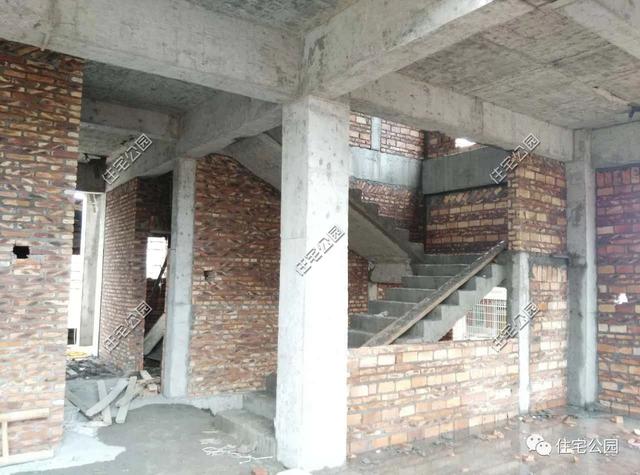 農(nóng)村自建別墅，磚混結(jié)構(gòu)省錢，框架結(jié)構(gòu)貴，是這樣嗎？