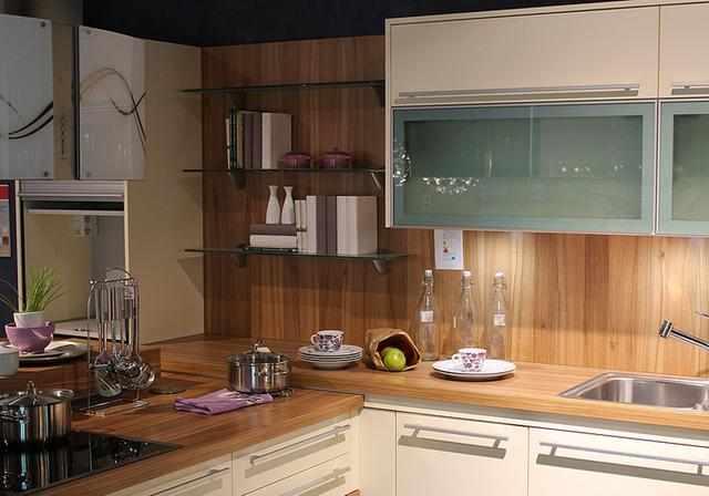 別再浪費(fèi)廚房這幾個空間！聰明主婦巧用一招，看起來跟別墅般大氣