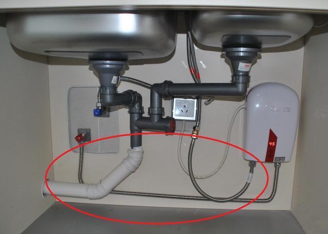 別再浪費(fèi)廚房這幾個空間！聰明主婦巧用一招，看起來跟別墅般大氣