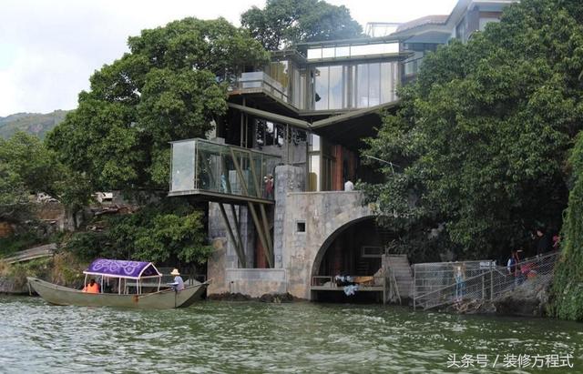 楊麗萍在洱海邊的兩棟別墅，一棟叫月亮宮和一棟叫太陽宮