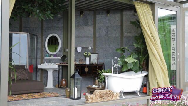 楊麗萍在洱海邊的兩棟別墅，一棟叫月亮宮和一棟叫太陽宮