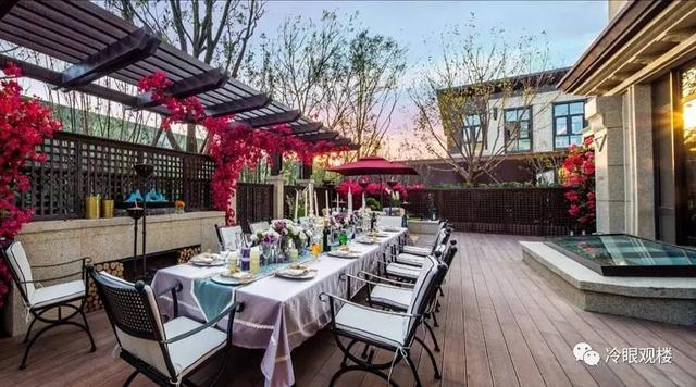 8.8米大橫廳、三開間朝南……這款“薄透漏”的聯(lián)排別墅耐人兒不？