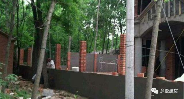 90后小夫妻逃離一線城市，回農(nóng)村自建別墅