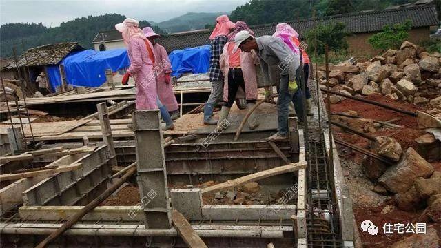 幾套農(nóng)村自建別墅外觀實(shí)景圖，附戶型圖和施工過程