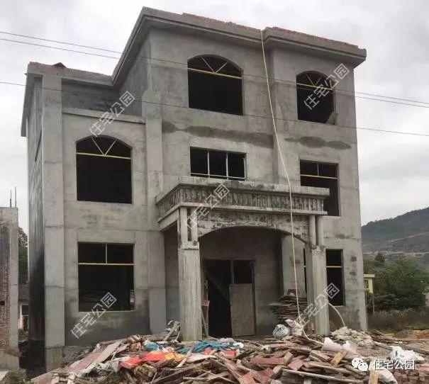 幾套農(nóng)村自建別墅外觀實(shí)景圖，附戶型圖和施工過程