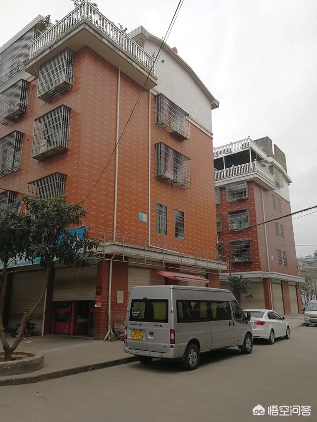 現在農村自建房為什么兩側都沒有窗戶？