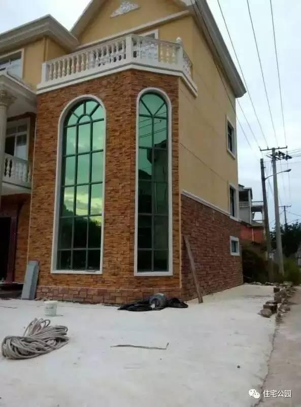 江西網(wǎng)友65萬建別墅，內(nèi)部設計美，外有小溪環(huán)繞！