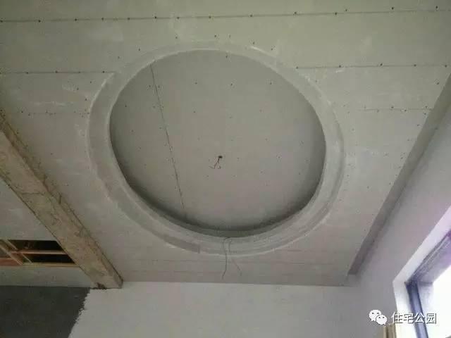 江西網(wǎng)友65萬建別墅，內(nèi)部設計美，外有小溪環(huán)繞！