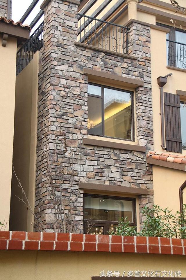 自建房設(shè)計師在鄉(xiāng)村6年造200套房，老鄉(xiāng)們搶瘋，文化石長臉了