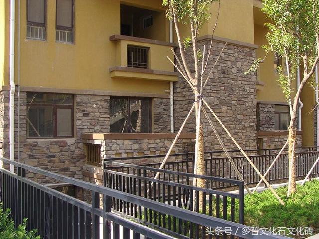 自建房設(shè)計師在鄉(xiāng)村6年造200套房，老鄉(xiāng)們搶瘋，文化石長臉了