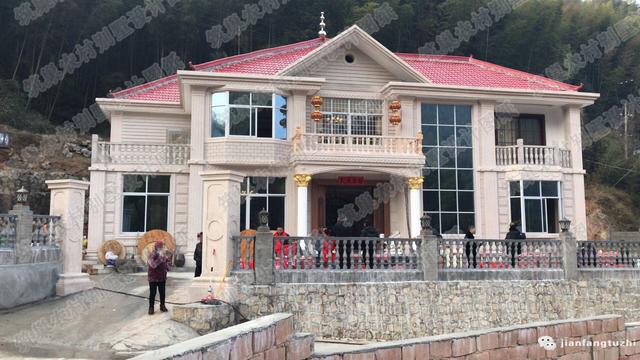 二層帶花房鍋爐房自建別墅設(shè)計圖，附帶建成后的圖片