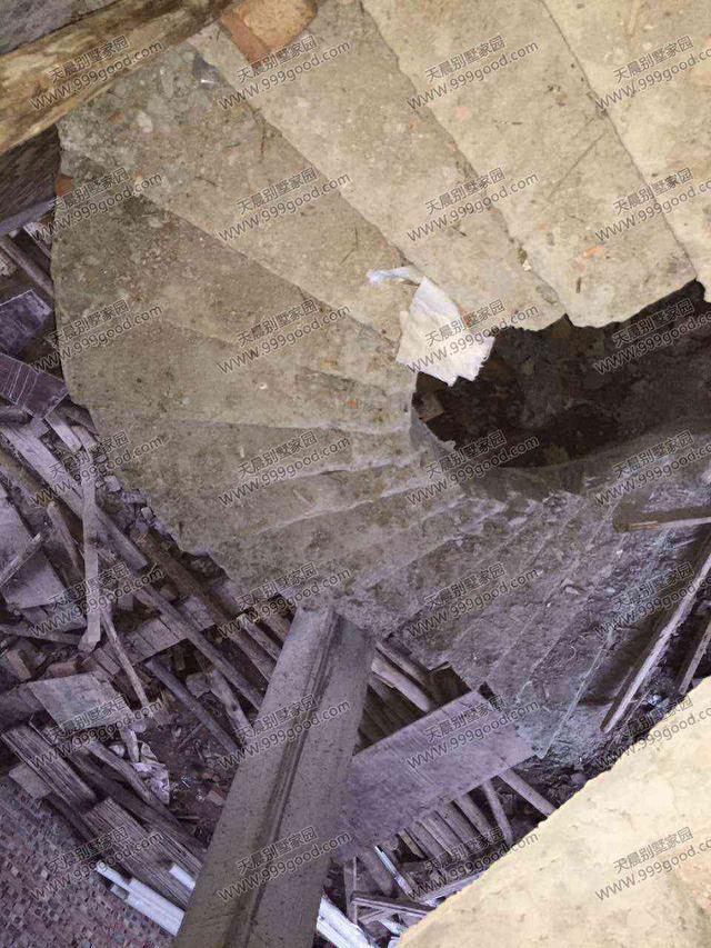 農(nóng)村別墅設(shè)計(jì)圖，車庫(kù)入戶，方正戶型12X12.4米！含建筑圖