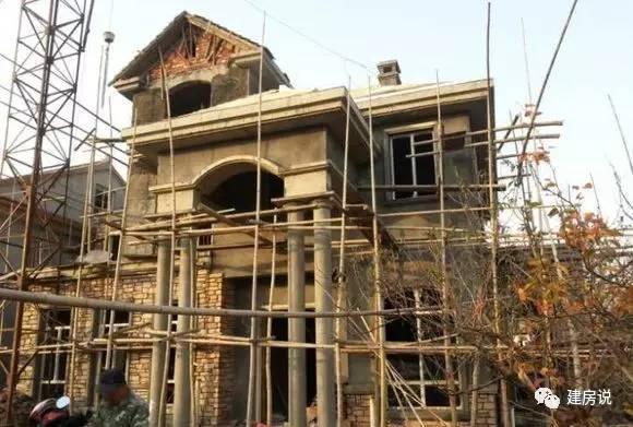 實(shí)拍網(wǎng)友自建三層農(nóng)村別墅過(guò)程，舒適美觀引人矚目