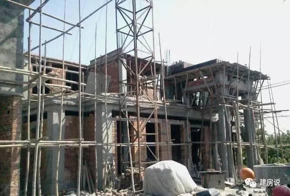 實(shí)拍網(wǎng)友自建三層農(nóng)村別墅過(guò)程，舒適美觀引人矚目