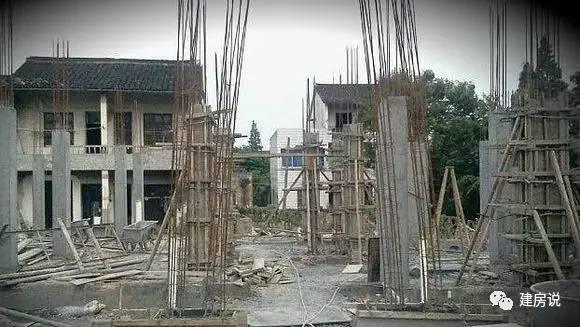 實(shí)拍網(wǎng)友自建三層農(nóng)村別墅過(guò)程，舒適美觀引人矚目