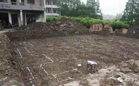 實(shí)拍網(wǎng)友自建三層農(nóng)村別墅過(guò)程，舒適美觀引人矚目