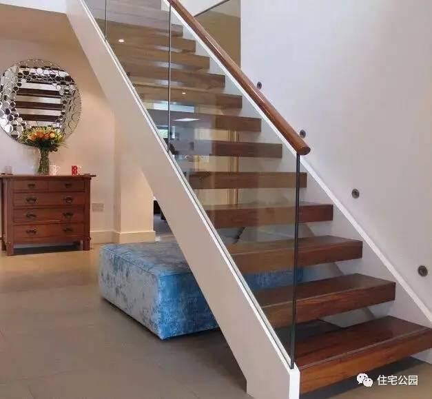 花大價蓋好的別墅，不配一個華麗的樓梯可怎么行！12款樓梯推薦