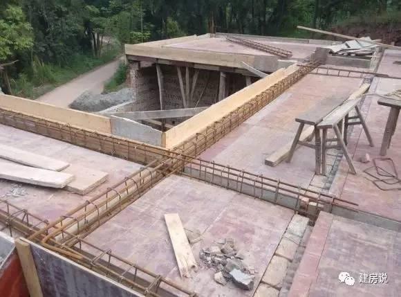 實拍四川網(wǎng)友自建二層農(nóng)村別墅，在村里是獨一無二