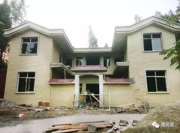 實拍四川網(wǎng)友自建二層農(nóng)村別墅，在村里是獨一無二